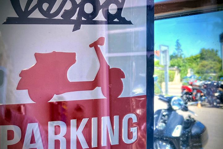 RollerSpot Stuttgart Vespa Parking Only (Esslingen, Böblingen, Tübingen, Reutlingen, Rems-Murr)